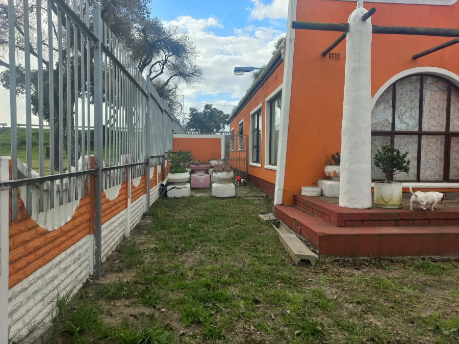 3 Bedroom Property for Sale in Charlesville Western Cape